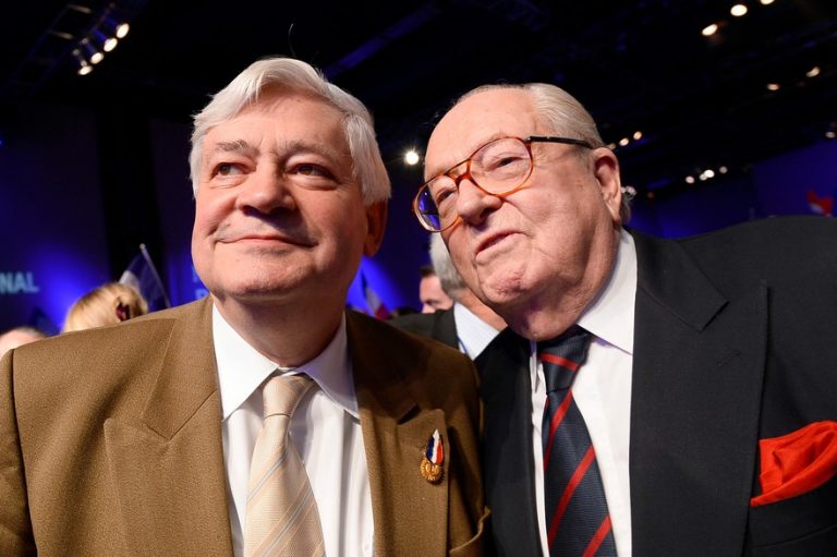 Justiţia europeană confirmă reţineri din salariul eurodeputaţilor francezi de extremă-dreapta Bruno Gollnisch şi Jean-Marie Le Pen
