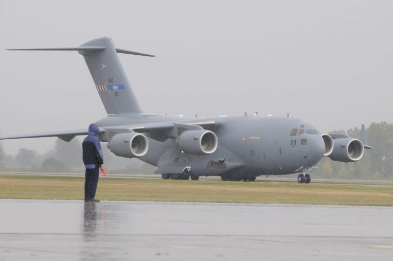 O aeronavă a NATO a încălcat ‘masiv’ spaţiul aerian austriac