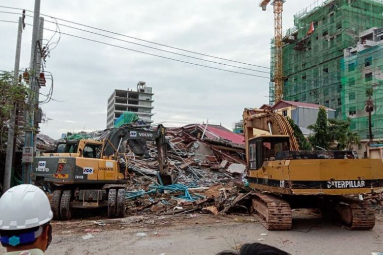 O clădire s-a prăbușit în Cambodgia, cel puţin 13 morţi şi 23 de răniţi – VIDEO