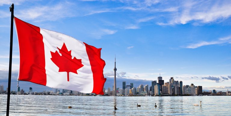 Canada caută mână de lucru şi deschide porţile pentru un milion de imigranţi