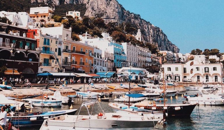 Insula italiană Capri, interzisă turiştilor din cauza lipsei apei
