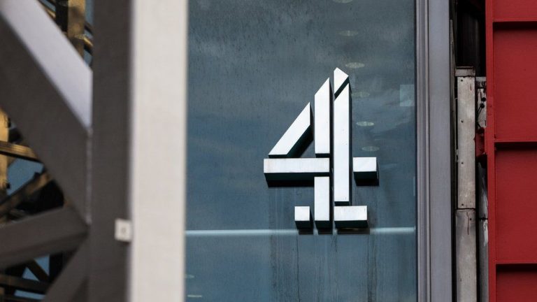 Guvernul britanic renunţă la privatizarea postului Channel 4