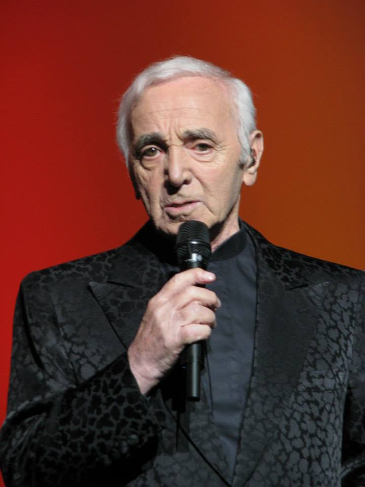 Charles Aznavour va susţine la vârsta de 93 de ani o nouă serie de concerte