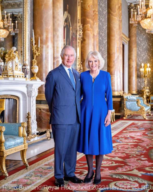 Palatul Buckingham a publicat fotografii noi cu Charles şi Camilla înainte de încoronare