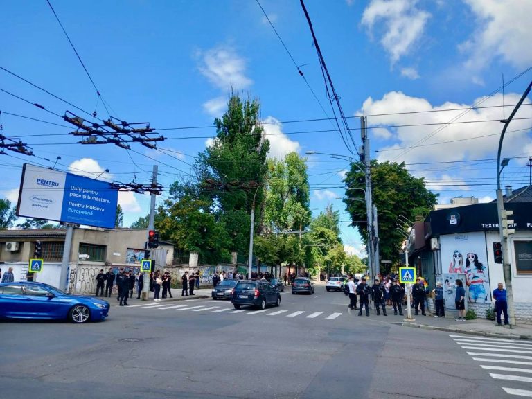 Ca urmare a desfășurării Marşului Solidarității este afectată circulația troleibuzelor, care traversează str. București.