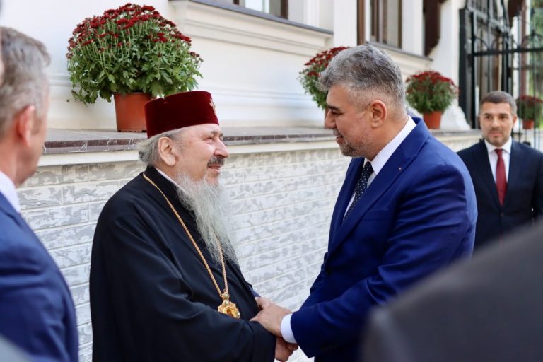 Prim-ministrul României, Marcel Ciolacu, s-a întâlnit cu Mitropolitul Basarabiei, Petru. Despre ce au discutat