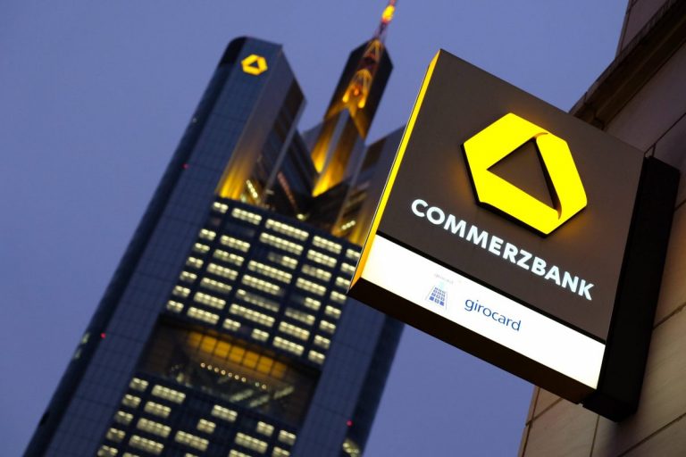 Germania : Commerzbank şi-a suspendat reclamele de pe Facebook