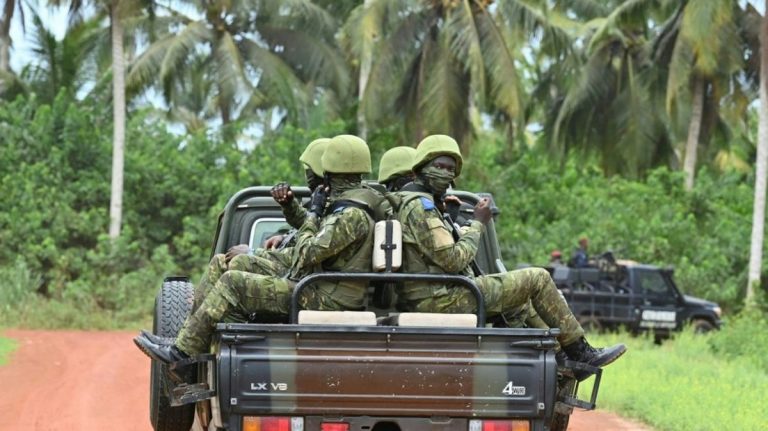 Trei militari, ucişi în explozia vehiculului lor, în regiunea Tehini din Cote d’Ivoire