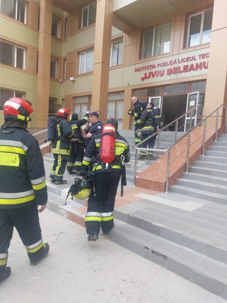 MEC reacționează la incendiul de la Liceul „Liviu Deleanu”
