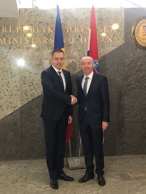 Ministrul român al apărării naţionale a discutat la Zagreb cu omologul său croat despre întărirea cooperării bilaterale în materie de apărare