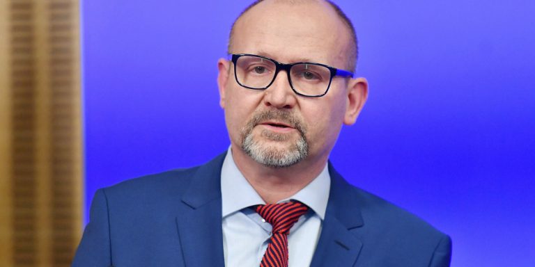 Procurorul general al Poloniei, demis de guvernul Tusk; preşedintele Duda se opune