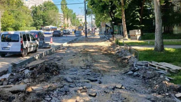 Traficul rutier pe o porțiune din bulevardul Decebal va fi suspendat până pe 30 iunie