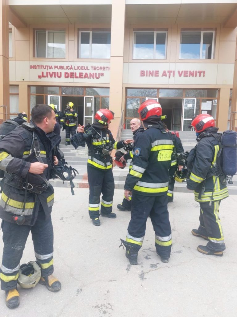 Elevii din Chișinău se vor antrena cum să părăsească școala în situații de urgență
