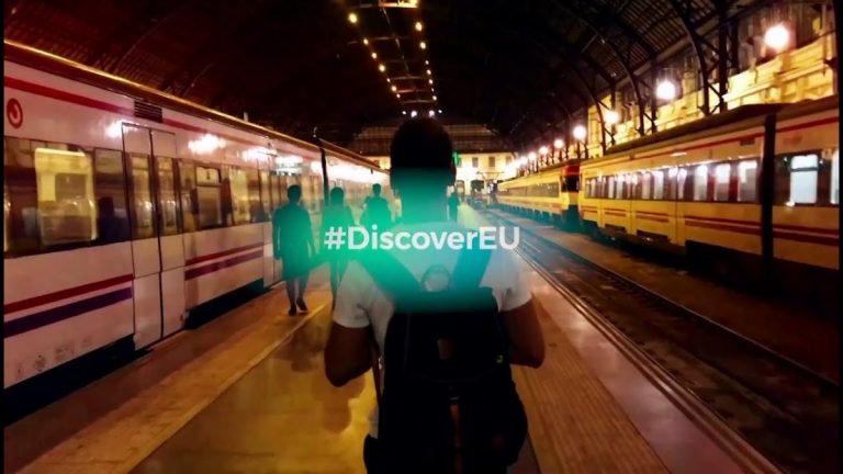 DiscoverEU le oferă în această toamnă tinerilor 35.000 de bilete de tren