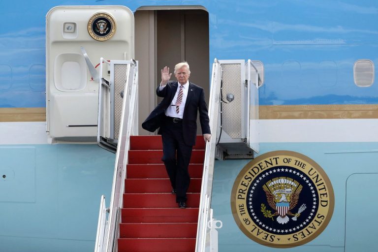 Trump a sosit în Franţa pentru un summit G7 ce se anunţă tensionat