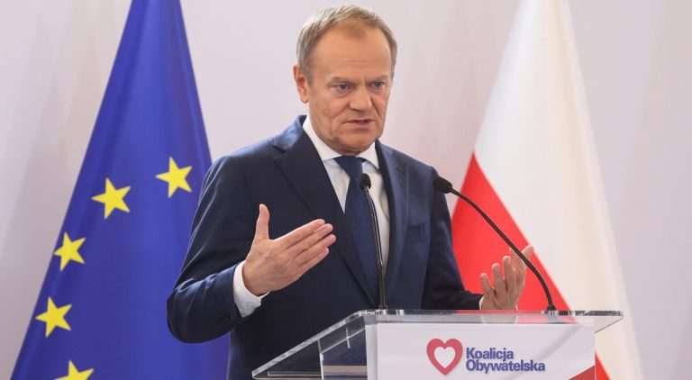 Donald Tusk: „O rachetă rusească a căzut la 15 km de granița cu Polonia. Morawiecki, strategie antieuropeană cu politicieni pro-Putin.”