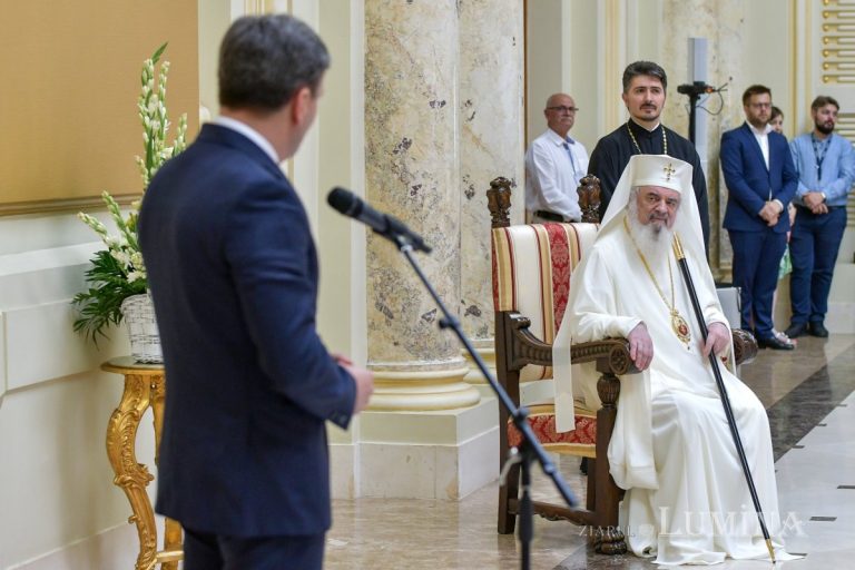 Cum l-a felicitat premierul moldovean pe Patriarhul Daniel al României cu prilejul zilei de naștere