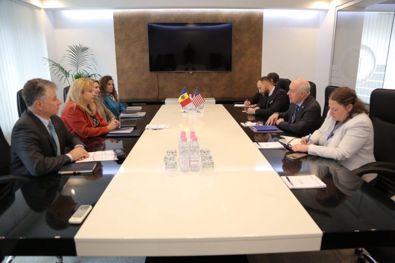 Ce a discutat Dragu cu ambasadorul SUA la Chișinău
