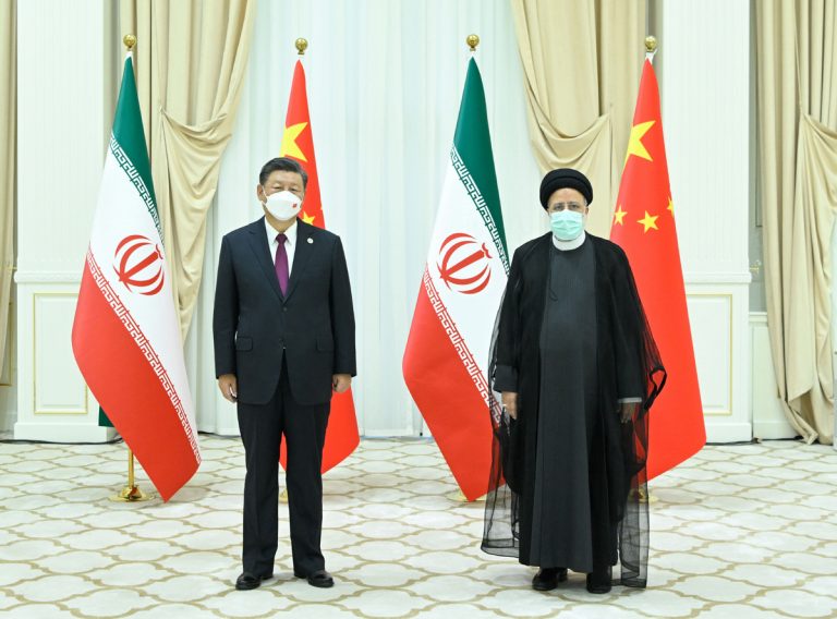 Prima întâlnire între preşedintele iranian Raisi şi cel chinez Xi, la summitul OCS de la Samarkand