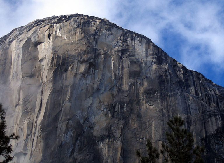 SUA: Doi alpinişti au murit în Parcul Naţional californian Yosemite