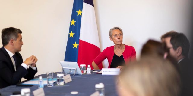 Moţiunea de cenzură împotriva Guvernului din Franţa a fost respinsă