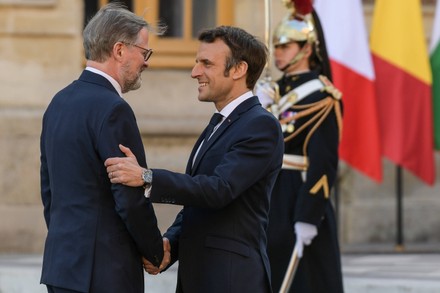 Republica Cehă preia preşedinţia Consiliului UE de la Franţa