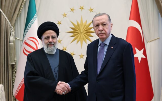 Erdogan şi Raisi s-au întâlnit la Ankara pentru discuta despre cum se poate evita o escaladare a tensiunilor în Orientul Mijlociu