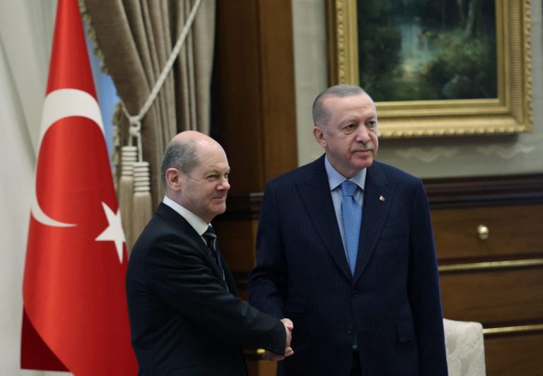 Scholz şi Erdogan fac un apel comun la o încetare a focului în războiul declanşat de Rusia în Ucraina