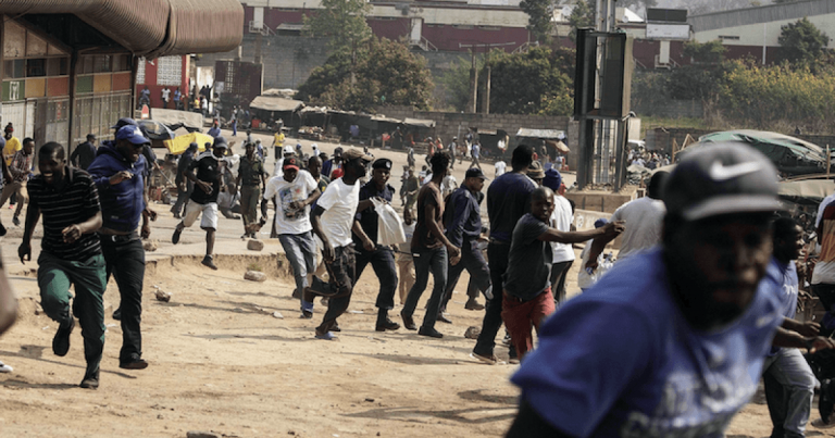 Reprimarea unei manifestaţii a funcţionarilor în regatul african Eswatini