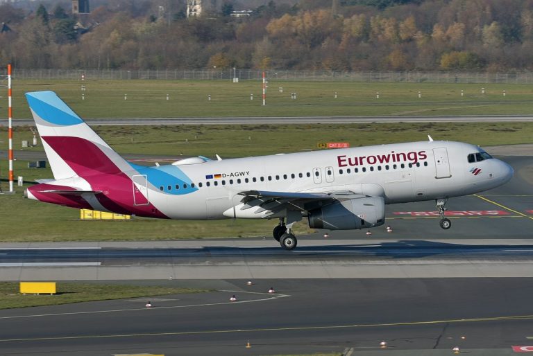 Piloții de la Eurowings au început o grevă de trei zile; zeci de mii de pasageri afectați