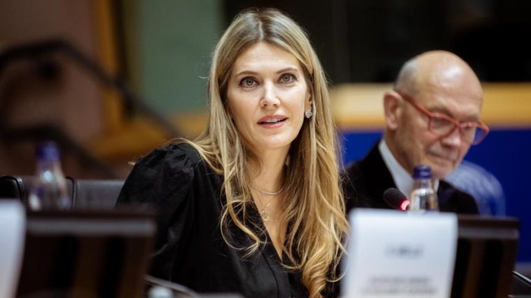 Parlamentul European a votat pentru demiterea Evei Kaili din funcţia de vicepreşedinte