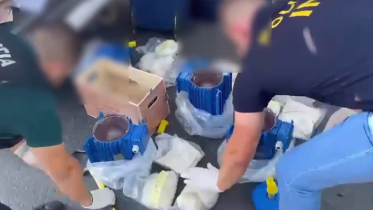 O şoferiță din Ucraina a vrut să intre în ţara noastră cu 11 kg de droguri