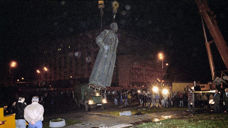 Moscoviţii aleg între Felix Dzerjinski şi Aleksandr Nevski pentru un monument înălţat în sediului FSB