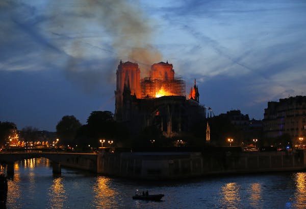 Chile contribuie la reconstrucţia catedralei Notre-Dame