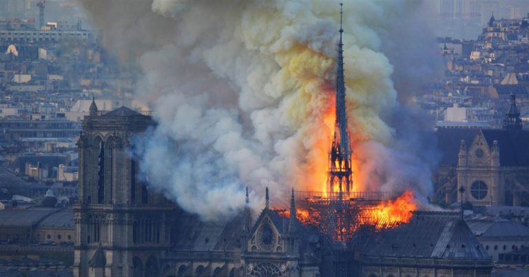 Extrema dreaptă germană dă vina pe musulmani pentru incendiul de la Notre-Dame: ‘Este un atac împotriva creștinilor!’