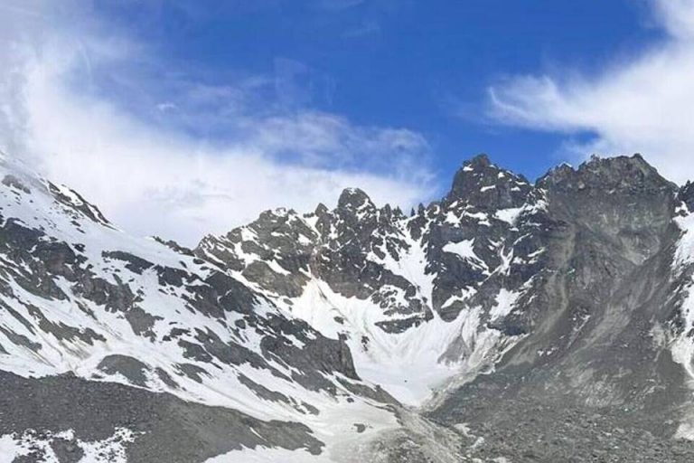 Vârful Muntelui Fluchthorn, aflat la graniţa dintre Austria şi Elveţia, s-a prăbuşit