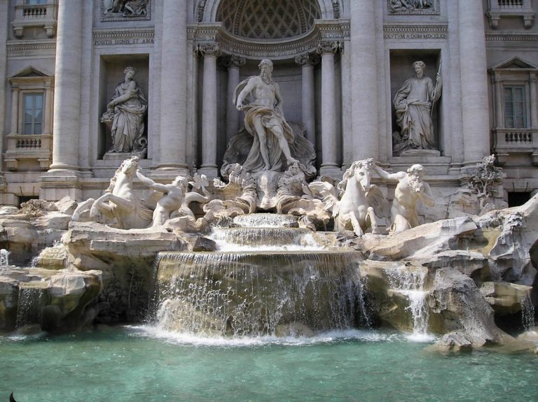 Unde ajung monedele aruncate în Fontana di Trevi din Roma