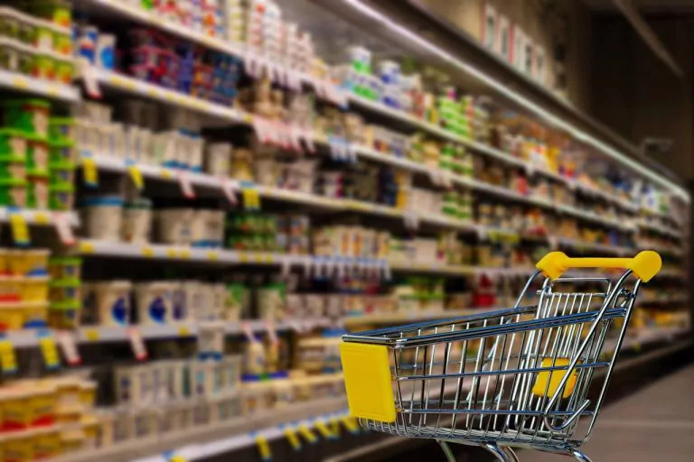 Franţa cere retailerilor să notifice cumpărătorii despre reducerea dimensiunii produselor fără o reducerea și a preţurilor
