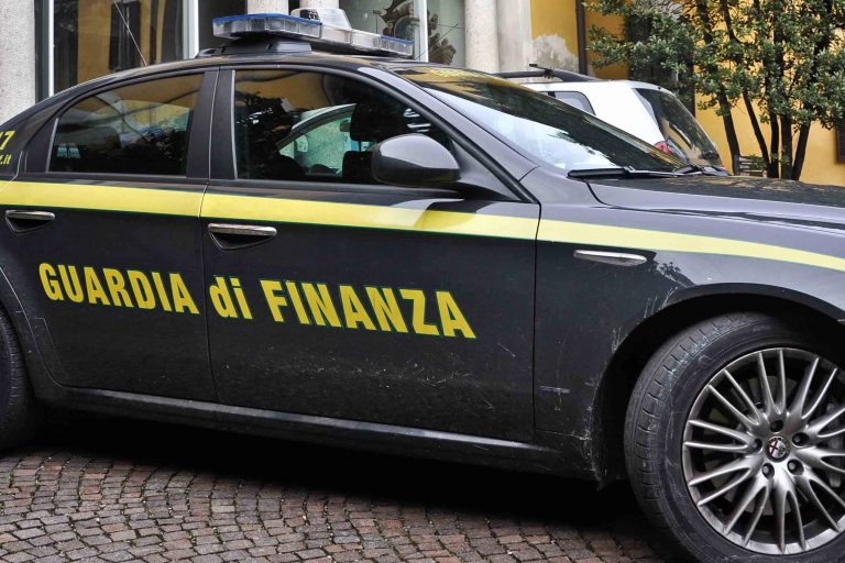 Mafia din Roma, lovită în plin: Poliţia i-a confiscat peste 18 milioane de euro