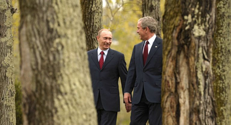 VIDEO INCENDIAR: Noi filmări lansate de Kremlin îl prezintă pe George W. Bush dansând alături de Putin în 2008