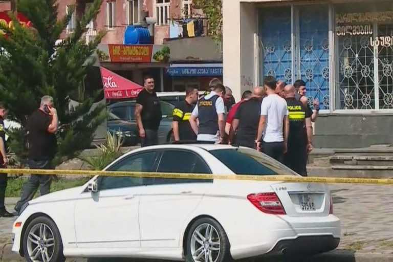 Un bărbat a luat ostatici 12 oameni într-o bancă din centrul Georgiei