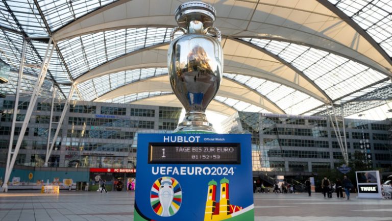 Euro 2024: Federaţia Austriacă de Fotbal, şocată de un banner al fanilor cu un mesaj de extremă dreapta