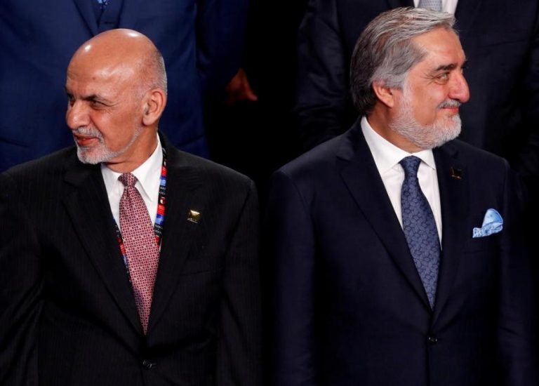 Abdullah Abdullah şi Ashraf Ghani se declară amândoi preşedinţi ai Afganistanului