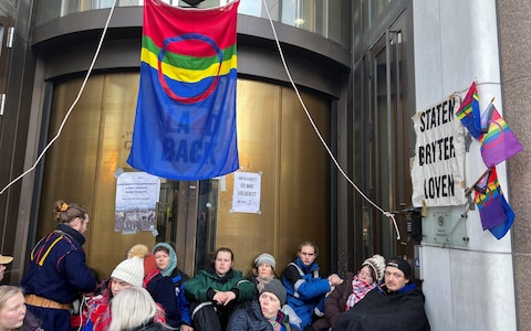 Greta Thunberg şi indigeni Sami au blocat Ministerul norvegian al Energiei din cauza unor parcuri eoliene