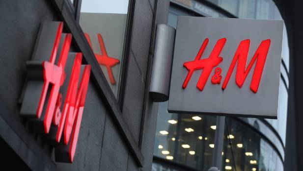 H&M, anchetat pentru acuzaţii că ar fi discriminat clienţi pe baza etniei lor în Suedia