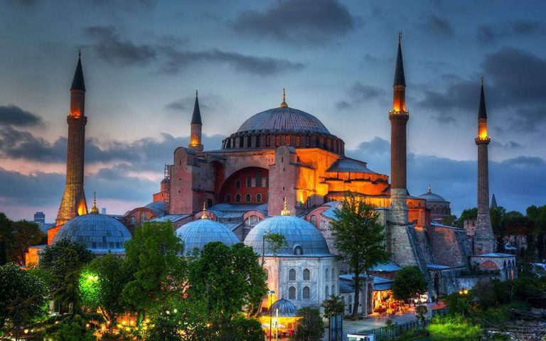 UNESCO îşi exprimă îngrijorarea privind fosta catedrală Hagia Sophia şi invită Turcia la dialog