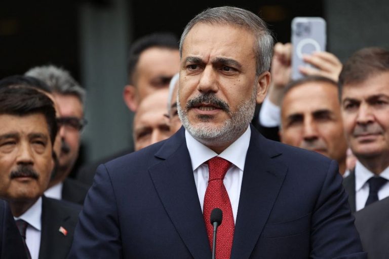 Șeful diplomaţiei turce: Turcia refuză ca NATO să ‘participe’ la războiul din Ucraina
