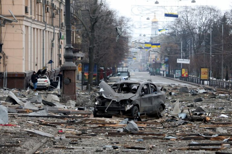 Un atac cu rachetă al Rusiei a ucis patru persoane aflate într-o maşină în regiunea Harkov din Ucraina