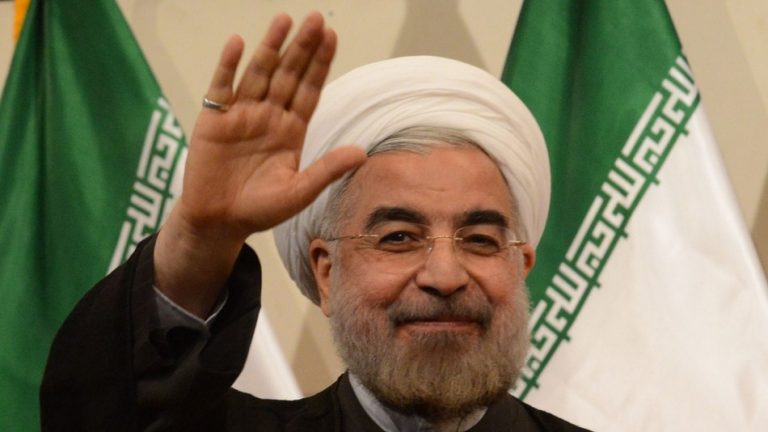 Iranul contrează dur Statele Unite – Preşedintele iranian Rouhani ameninţă cu retragerea din acordul nuclear
