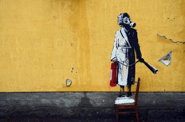 Poliţia ucraineană a dejucat o tentativă de furt ce viza o operă a celebrului Banksy, pictată la periferia Kievului
